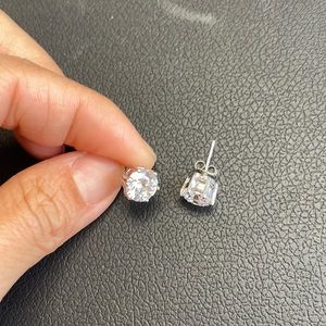 Platinum plated Sterling silver zircon earrings 2 carat